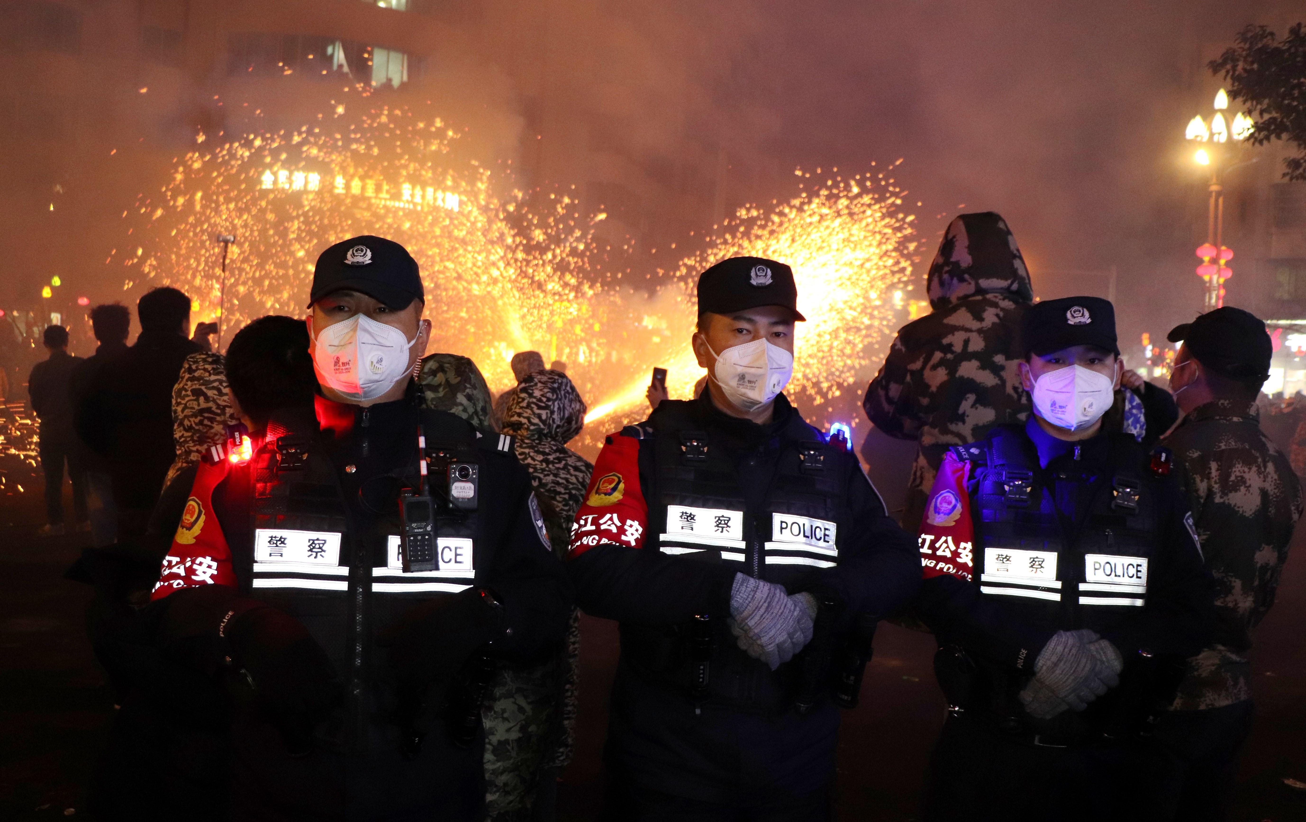 圖1民警值守活動現(xiàn)場.jpg
