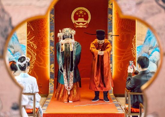 各地辦理婚姻登記“全國通辦”超68萬對
